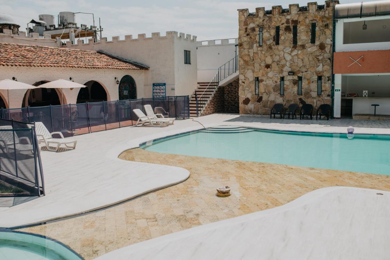 Hotel El Castillo Chinauta Kültér fotó