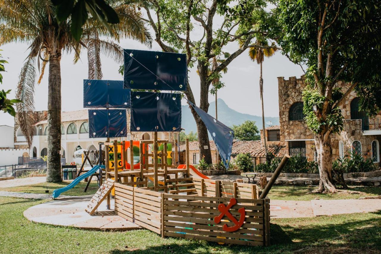 Hotel El Castillo Chinauta Kültér fotó