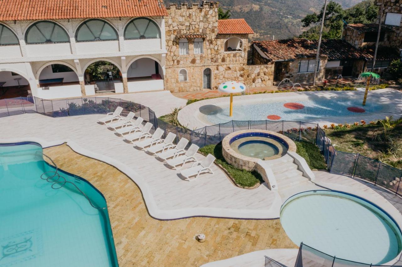 Hotel El Castillo Chinauta Kültér fotó