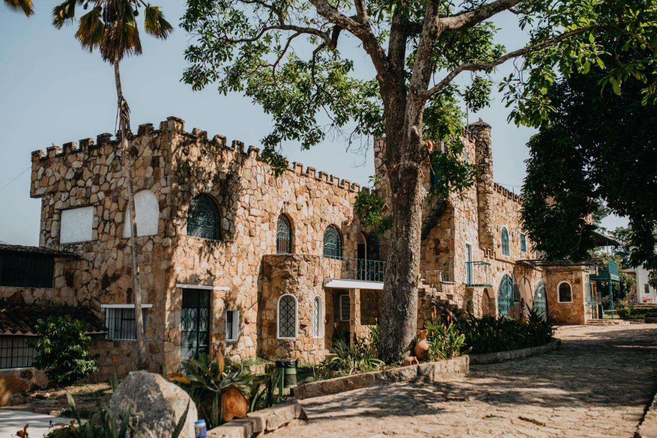 Hotel El Castillo Chinauta Kültér fotó