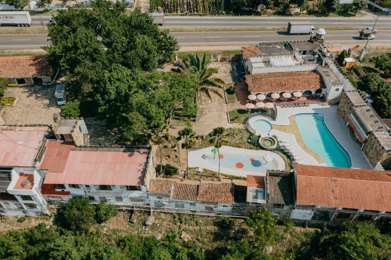 Hotel El Castillo Chinauta Kültér fotó