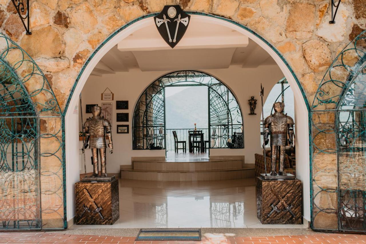 Hotel El Castillo Chinauta Kültér fotó